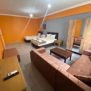  Апартаменты House